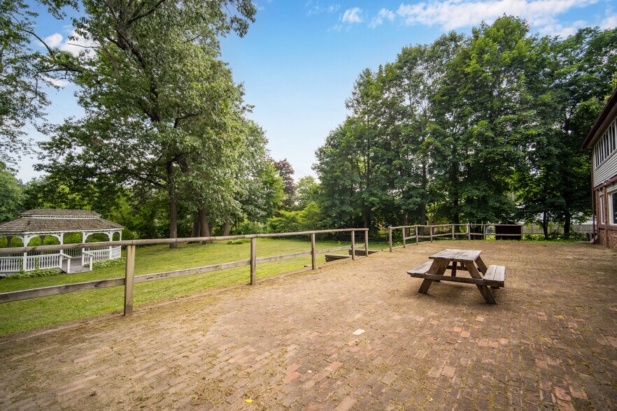 More Photos Of 2589 Boston Rd, Wilbraham Restaurant For Sale