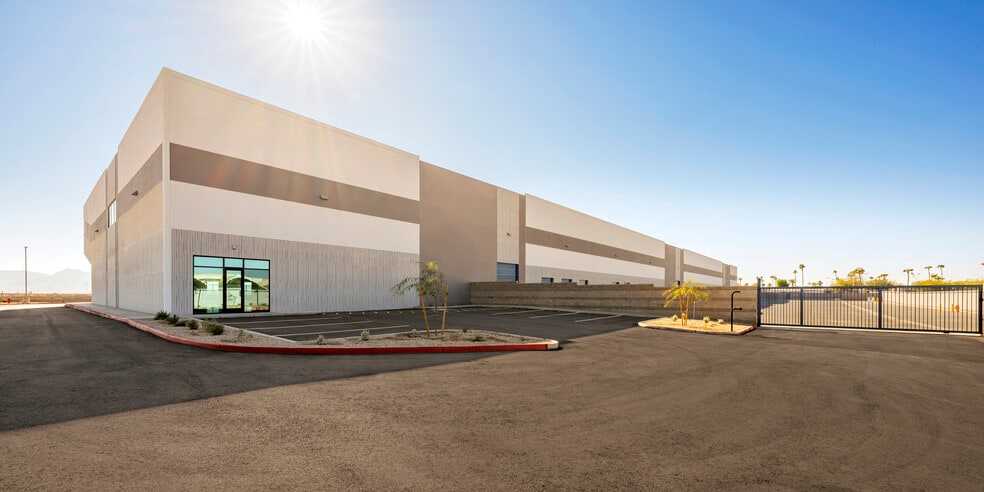 More Photos Of 725 N Eliseo C. Felix Jr Way, Avondale Warehouse For Lease