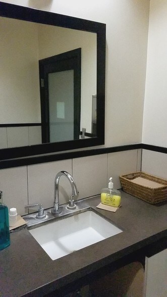 More Photos Of 24200-24228 Crenshaw Blvd, Torrance Restaurant For Lease