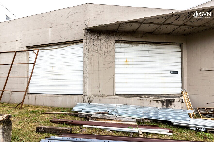 More Photos Of 1115 Delaware Ave, Lexington Warehouse For Lease