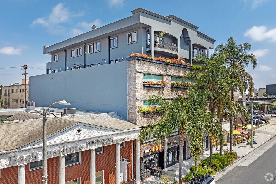 More Photos Of 930 S Robertson Blvd, Los Angeles Apartments For Lease