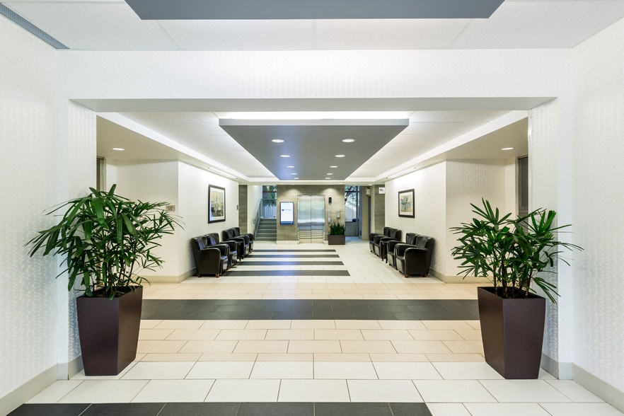 More Photos Of 1016 68th Ave SW, Calgary Medical For Lease