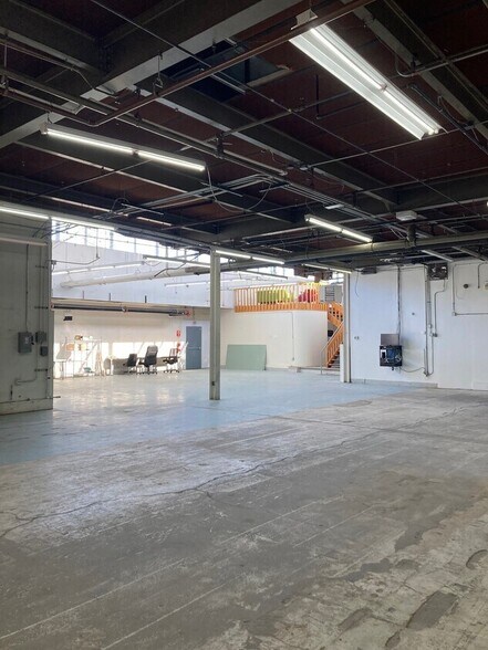 More Photos Of 2002 Dempster St, Evanston Industrial For Lease