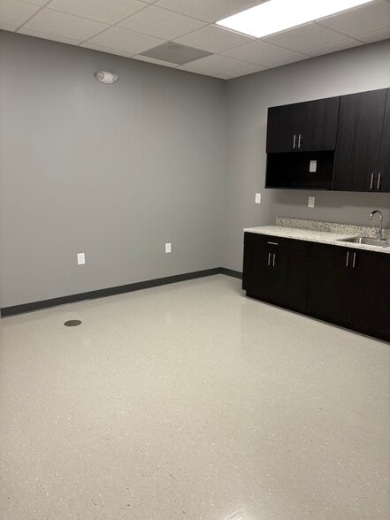 More Photos Of 8229 Tyner Rd, Colfax Light Distribution For Lease