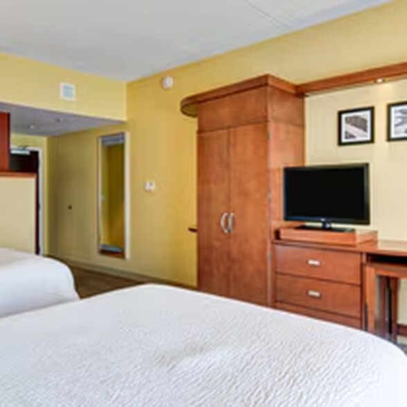 More Photos Of 30 Shaner Dr, Bridgeport Hotel For Sale