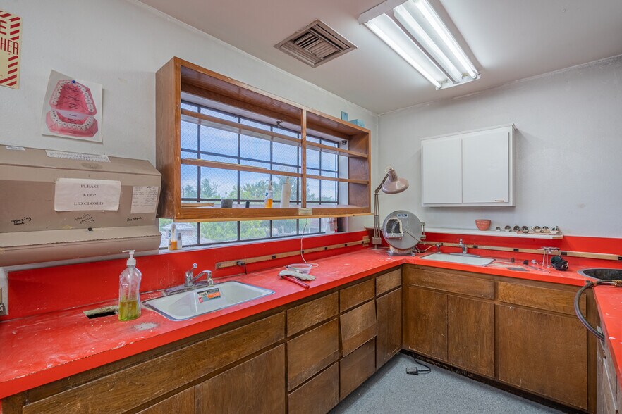 More Photos Of 899 E Grand Ave, Escondido Medical For Sale