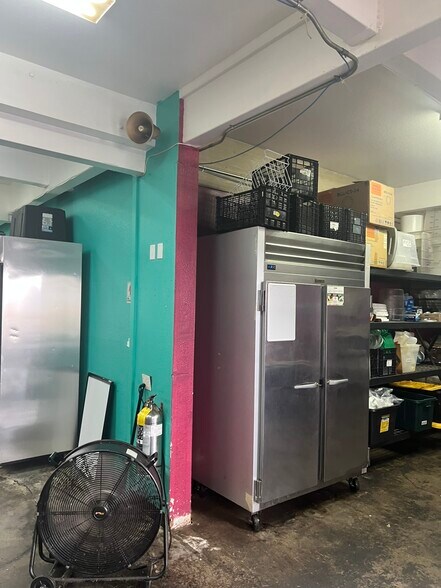 More Photos Of 46 Hoolai St, Kailua Freestanding For Lease