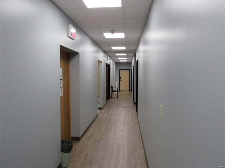 More Photos Of 3 Professional Dr, Alton Office For Lease