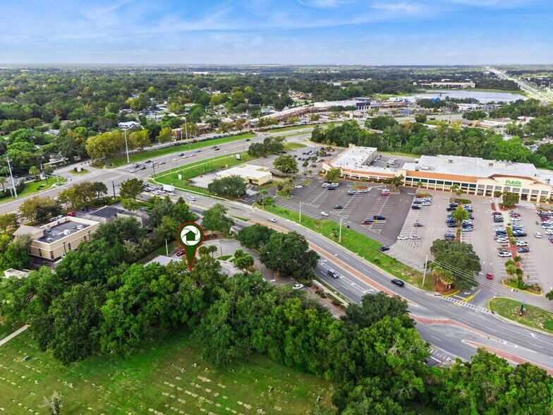 More Photos Of 555 S Hunt Club Blvd, Apopka Bank For Lease