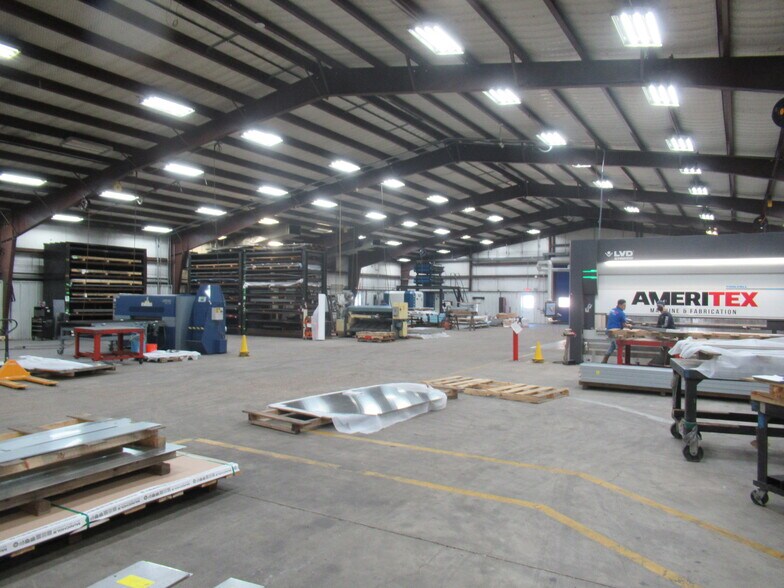 More Photos Of 13391 E Fm 1097 Rd, Willis Manufacturing For Sale