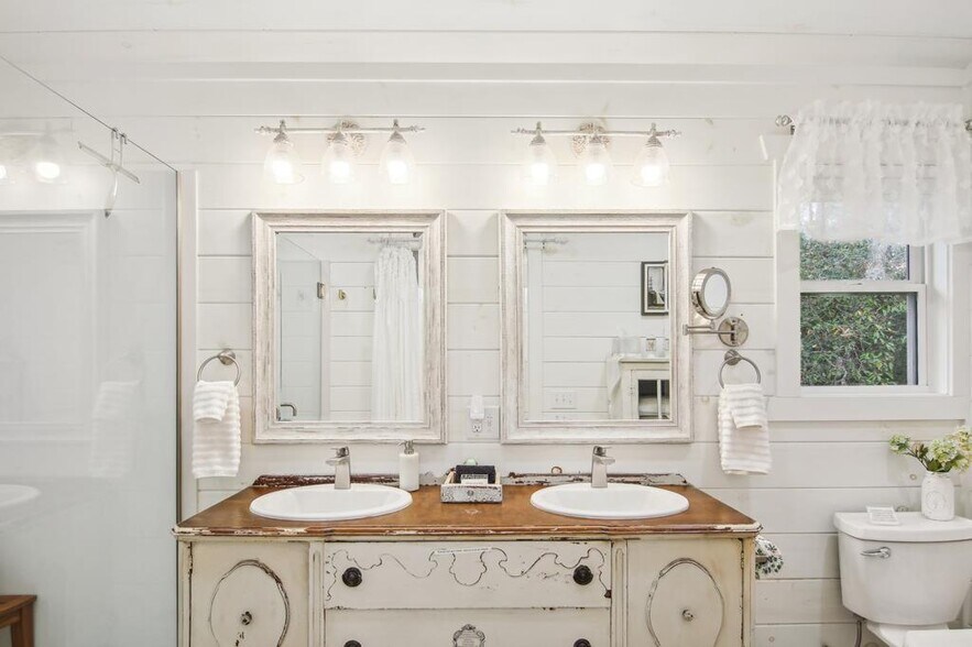 More Photos Of 354 Ivy Ridge Cir, Sylva Specialty For Sale