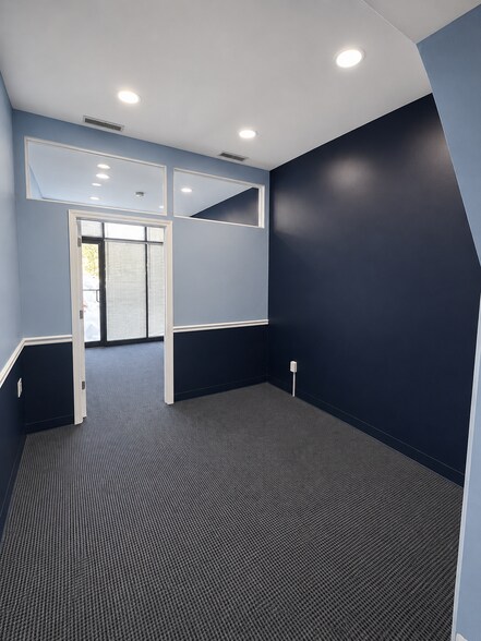 More Photos Of 1700 Bedford St, Stamford Office For Lease