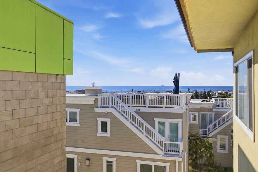 More Photos Of 2121 Pacific Coast Hwy, Hermosa Beach Apartments For Sale