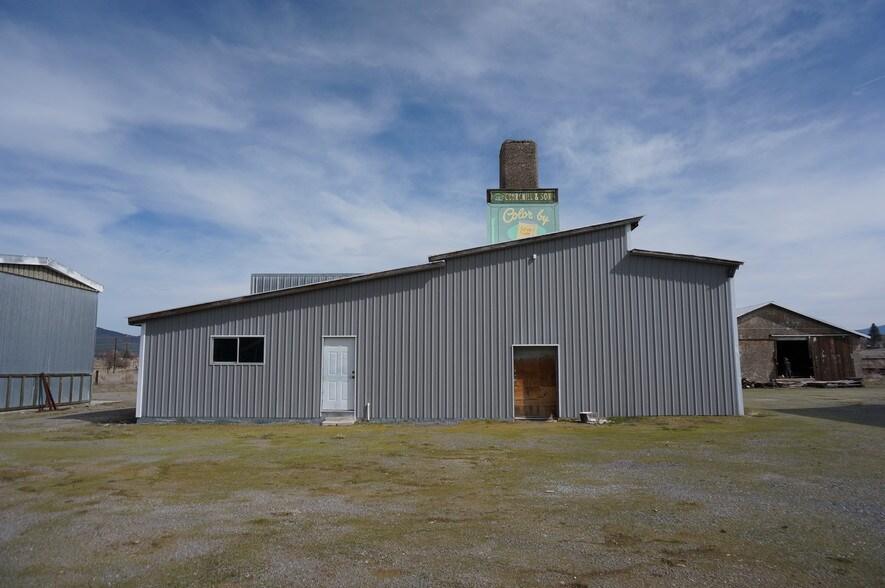 More Photos Of 451 N 11th St, Montague Warehouse For Sale