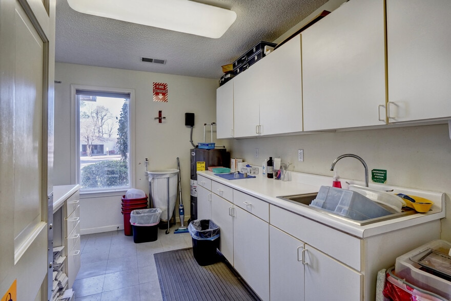 More Photos Of 14 Medical Center Dr SW, Supply Medical For Sale