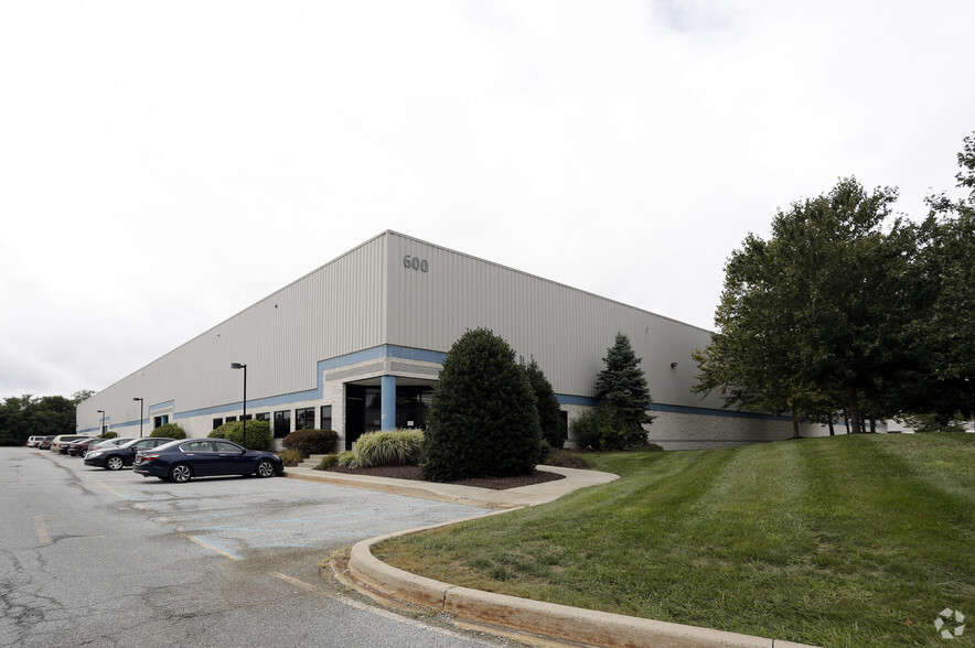 Primary Photo Of 600-650 Centerpoint Blvd, New Castle Warehouse For Lease