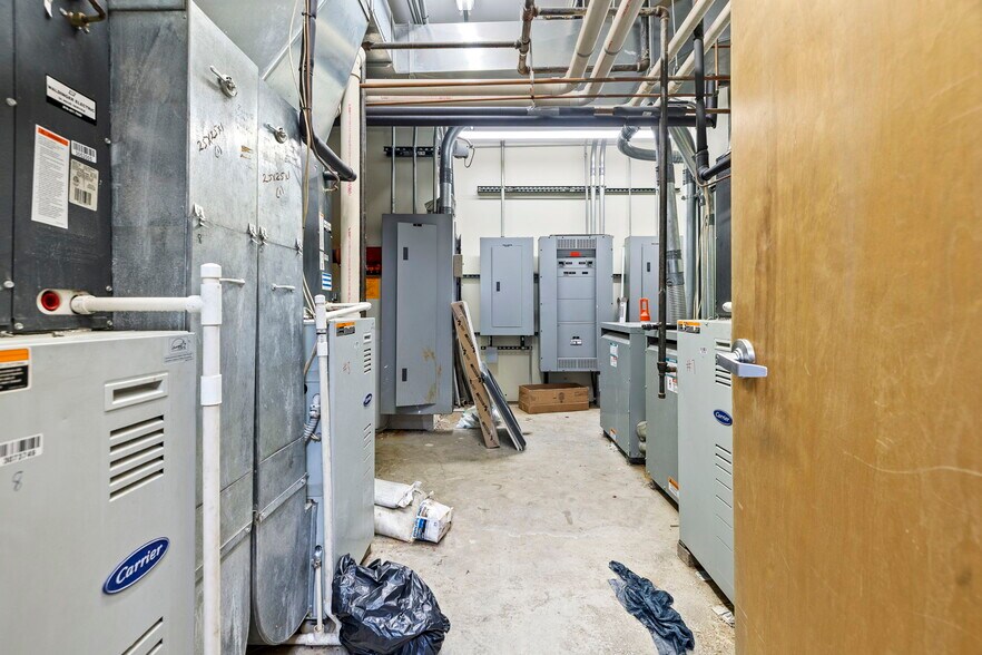 More Photos Of 4240 S Lees Summit Rd, Independence Office For Lease