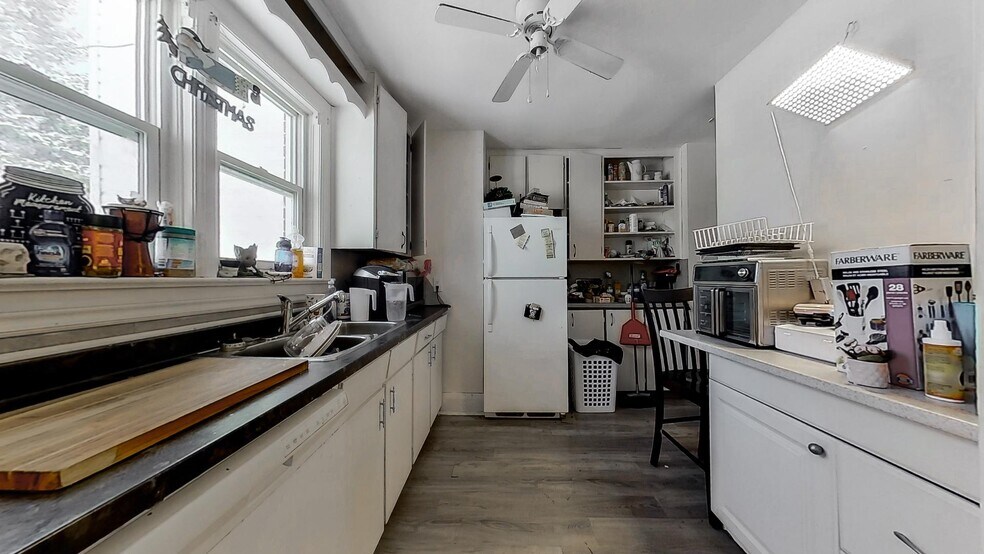 More Photos Of 358 Cartier Av, Sudbury Apartments For Sale