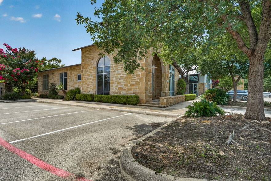 More Photos Of 16007 Via Shavano, San Antonio Office For Sale