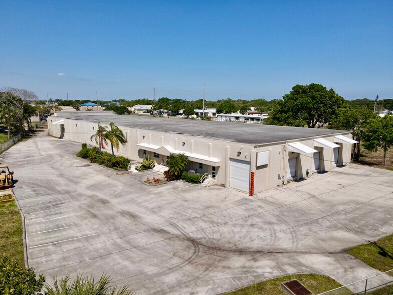 Primary Photo Of 1100 17th St, Vero Beach Warehouse For Lease