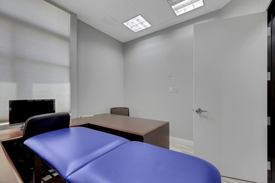 More Photos Of 375 N Stephanie St, Henderson Medical For Sale