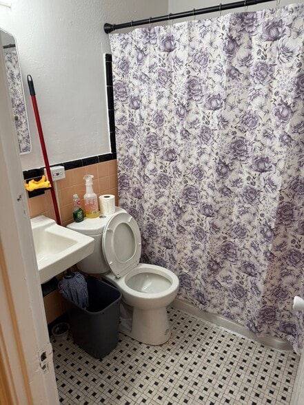 More Photos Of 7059 Castor Ave, Philadelphia Storefront Retail Residential For Sale