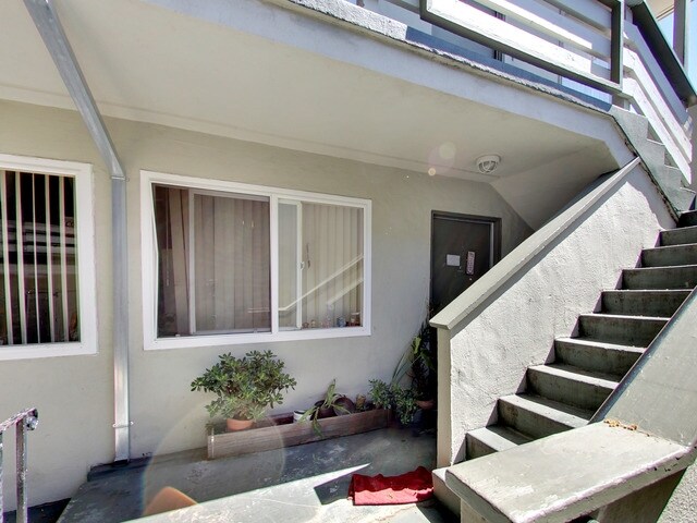 More Photos Of 2505-2525 10th Ave, Oakland Apartments For Sale