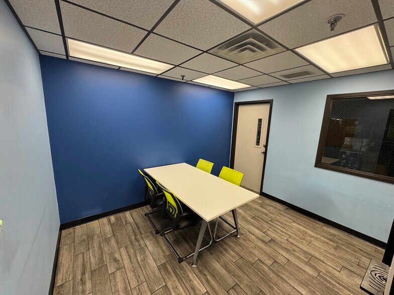 More Photos Of 10100 Crosstown Cir, Eden Prairie Warehouse For Sale