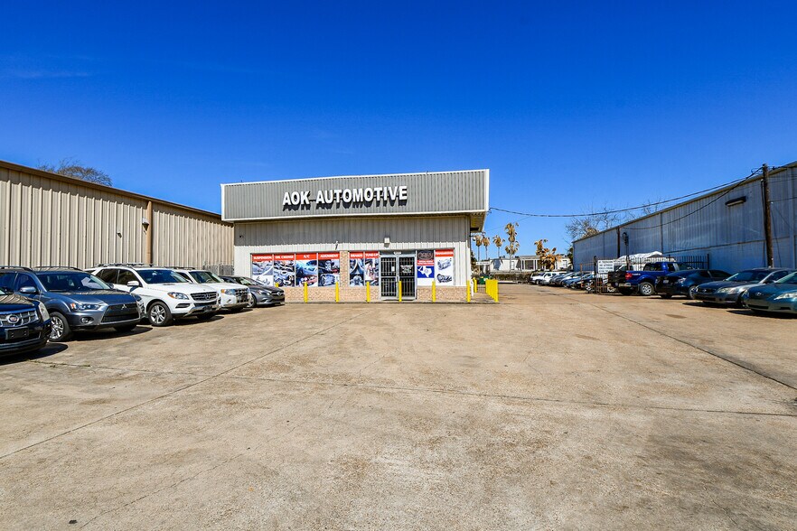 More Photos Of 9566 Kempwood Dr, Houston Auto Repair For Sale