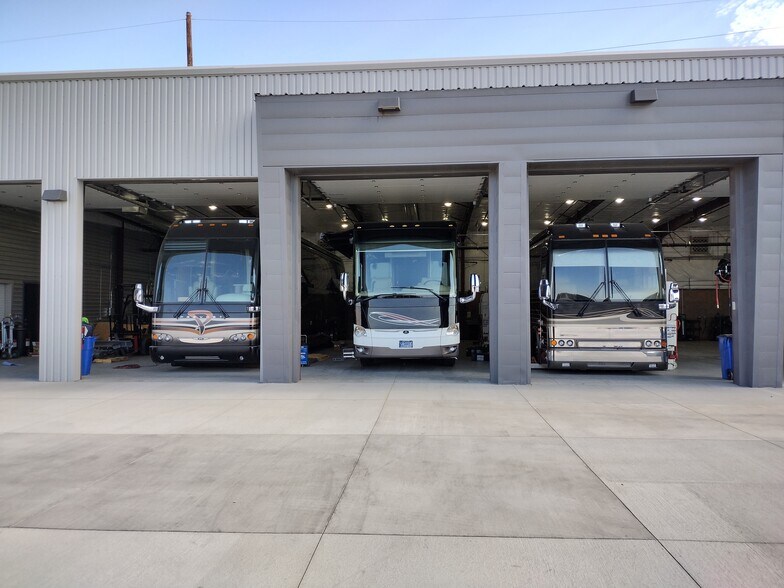 More Photos Of 49751 Oates Ln, Coachella Parking Garage For Sale