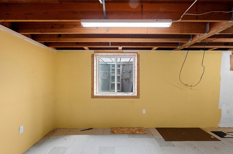 More Photos Of N5367 Mayflower Rd, Shiocton Office For Sale