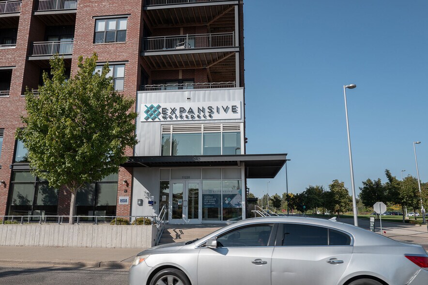 Primary Photo Of 11220 W Burleigh St, Wauwatosa Coworking Space