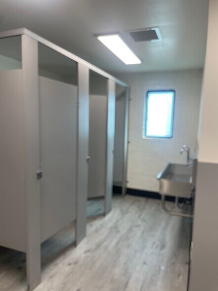 More Photos Of 13525 Alma Ave, Gardena Manufacturing For Lease