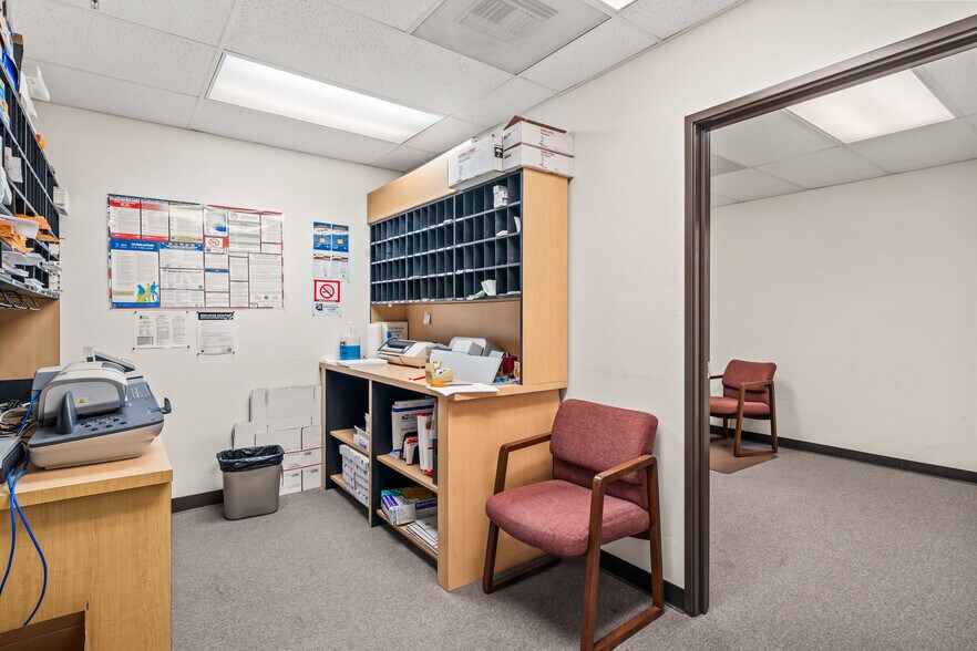 More Photos Of 6992 E Broadway Blvd, Tucson Office For Sale