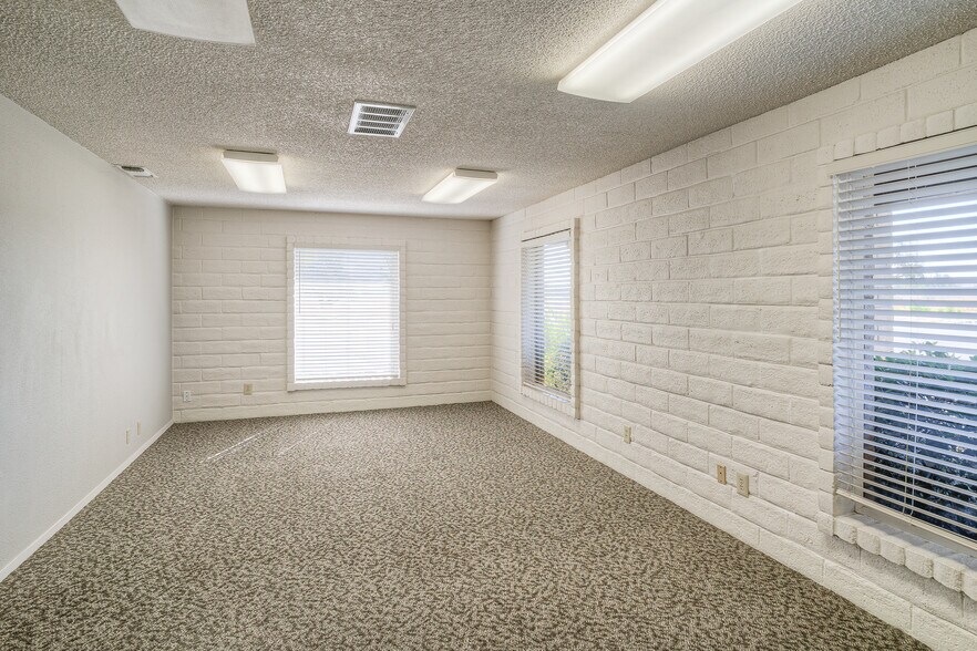 More Photos Of 2950 Feather River Blvd, Oroville Light Distribution For Sale