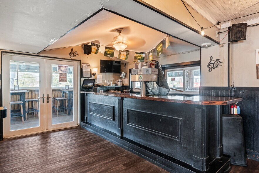 More Photos Of 814 S White Horse Pike, Somerdale Restaurant For Sale