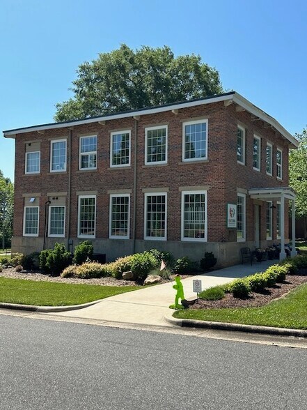 Primary Photo Of 153 Frazier loop, Statesville General Retail For Sale