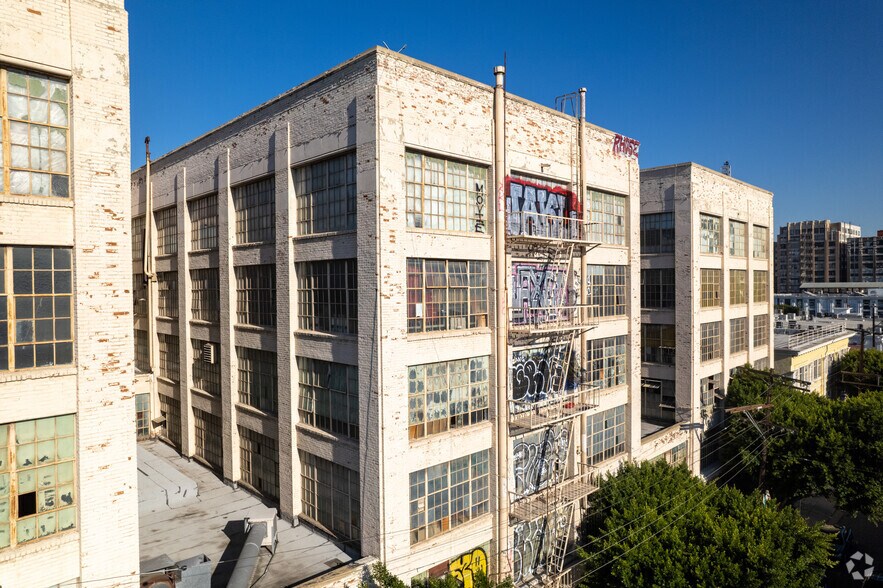 More Photos Of 1236-1252 S Main St, Los Angeles Service For Lease
