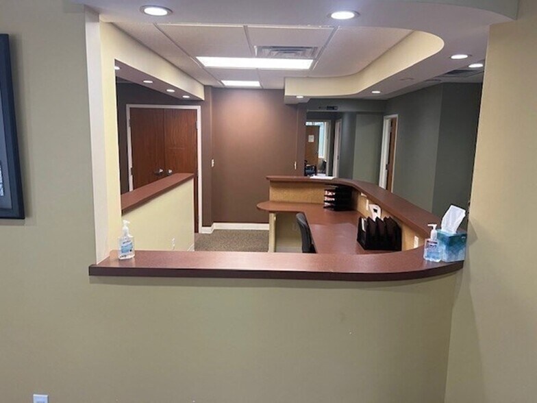 More Photos Of 92 Faunce Corner Rd, Dartmouth Office For Sale