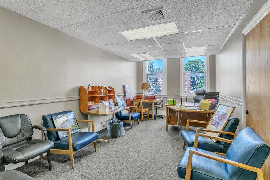 More Photos Of 85 Elm St, West Springfield Storefront Retail Office For Lease