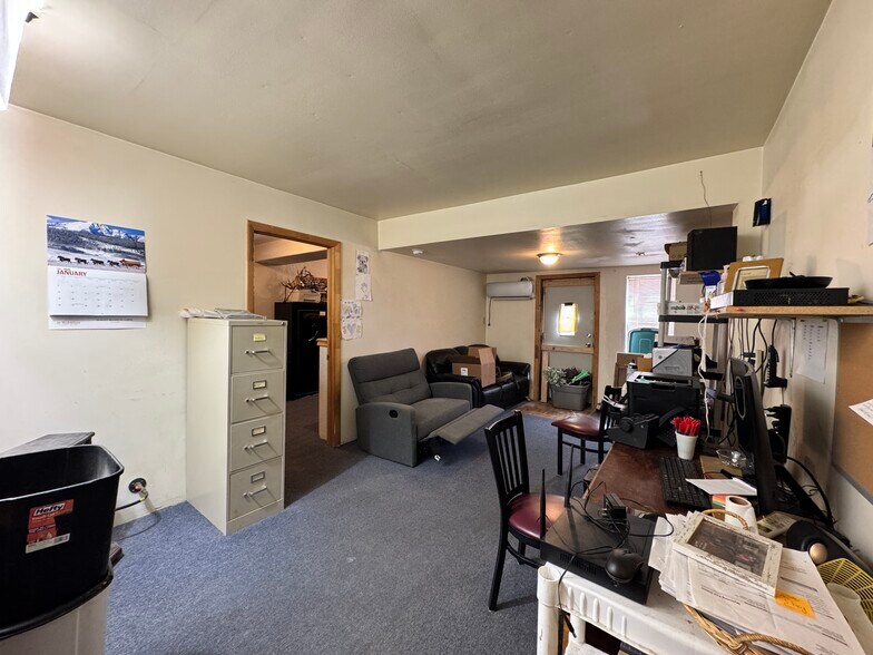More Photos Of 1550 Missouri Valley Rd, Riverton Restaurant For Sale