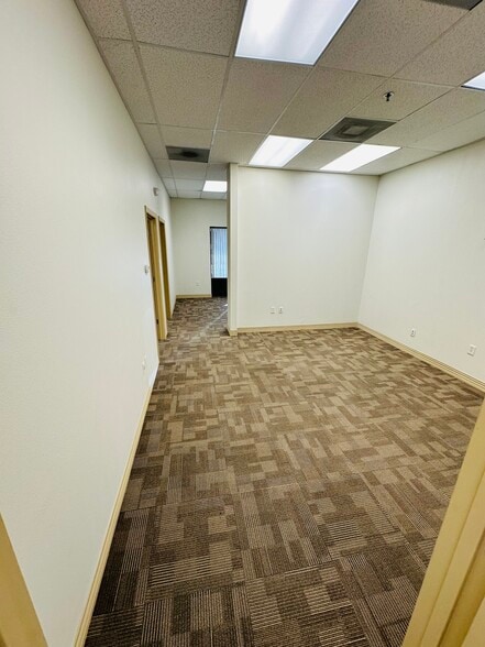 More Photos Of 1257-1273 Commons Ct, Clermont Warehouse For Lease