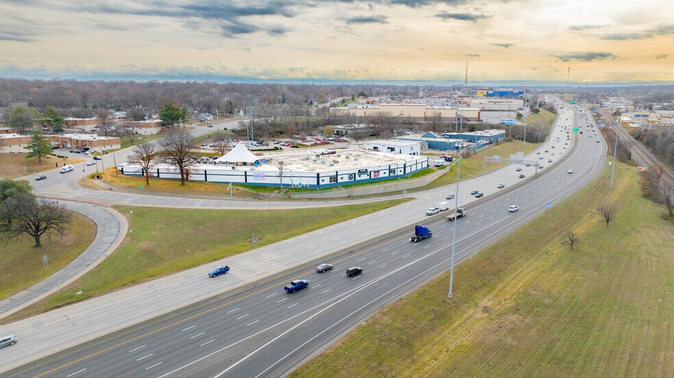 Primary Photo Of 5400 Antioch Dr, Merriam Flex For Sale