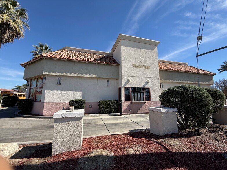 More Photos Of 889 W Florida Ave, Hemet Freestanding For Sale