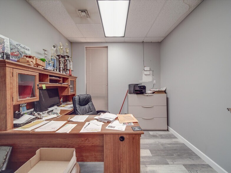 More Photos Of 4400 Republic Ct, Concord Warehouse For Lease