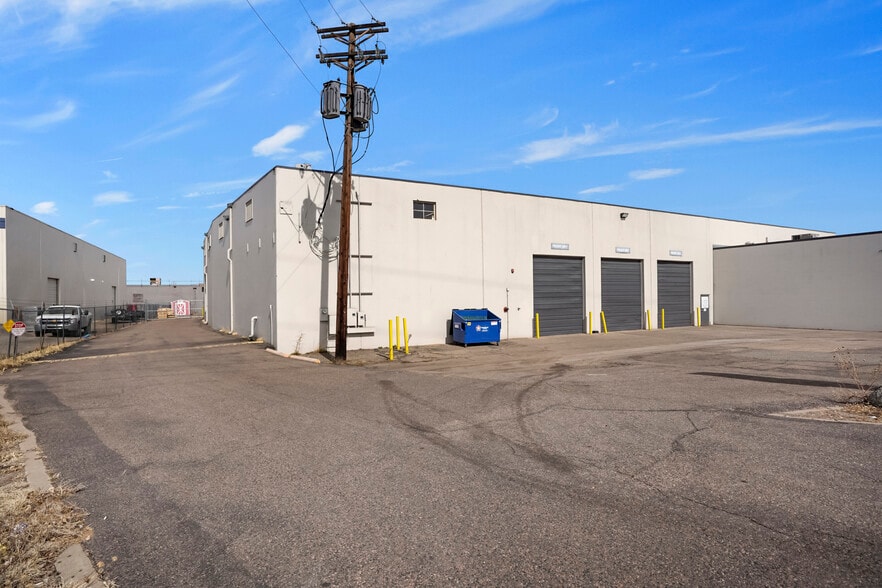 More Photos Of 5757 E 42nd Ave, Denver Warehouse For Lease