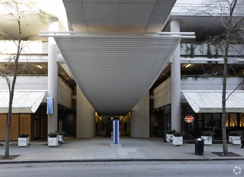 More Photos Of 303 Peachtree St Ne, Atlanta Unknown For Lease