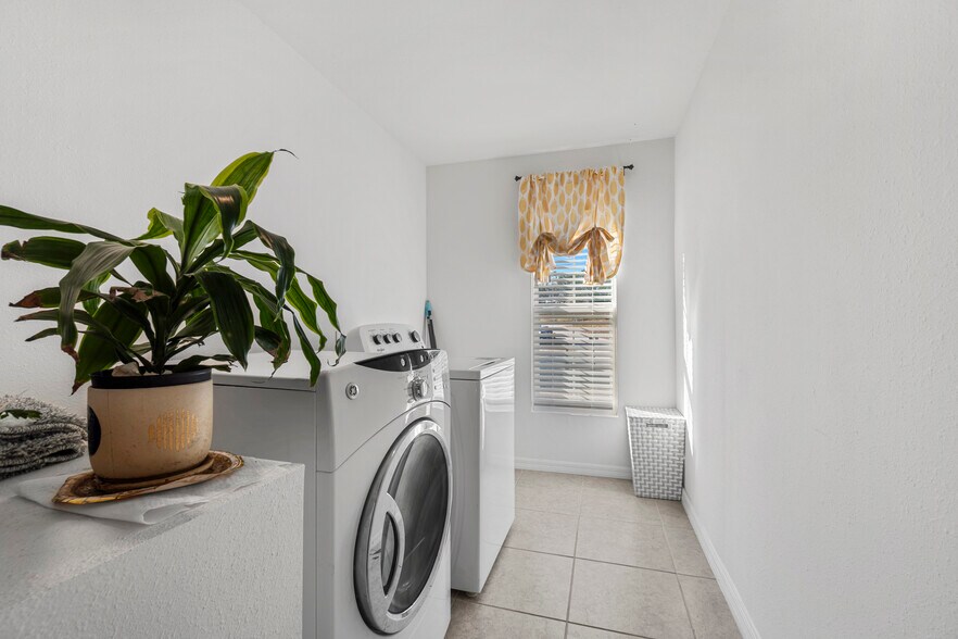 More Photos Of Licensed 6 Bed ALF, Ocala Healthcare For Sale