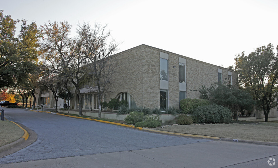 Primary Photo Of 2670 E Lamar Blvd, Arlington Office For Sale