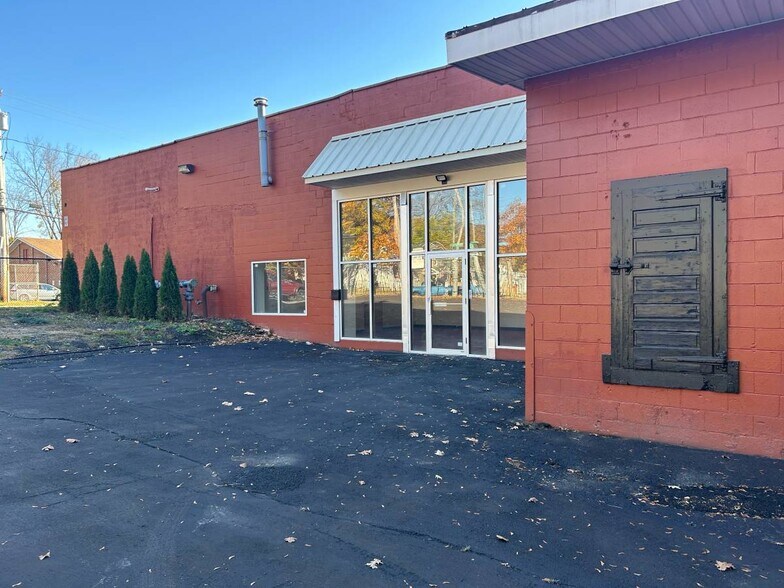 More Photos Of 22 Pershing Ave, Poughkeepsie Warehouse For Sale